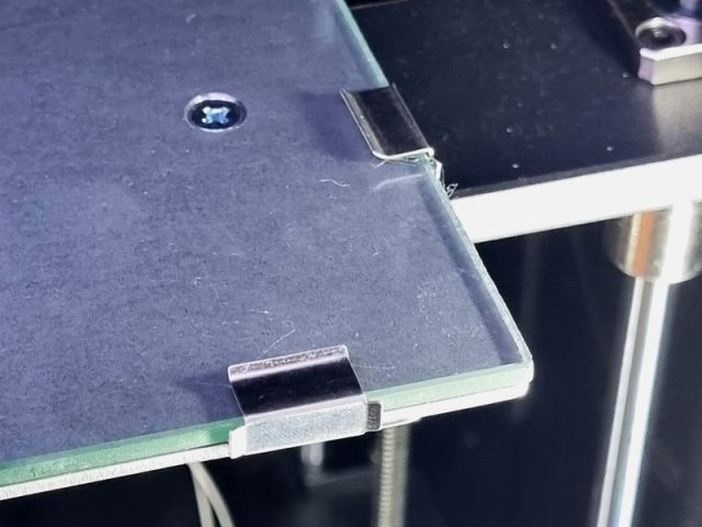Зажим для крепления стекла к столу 3D принтера